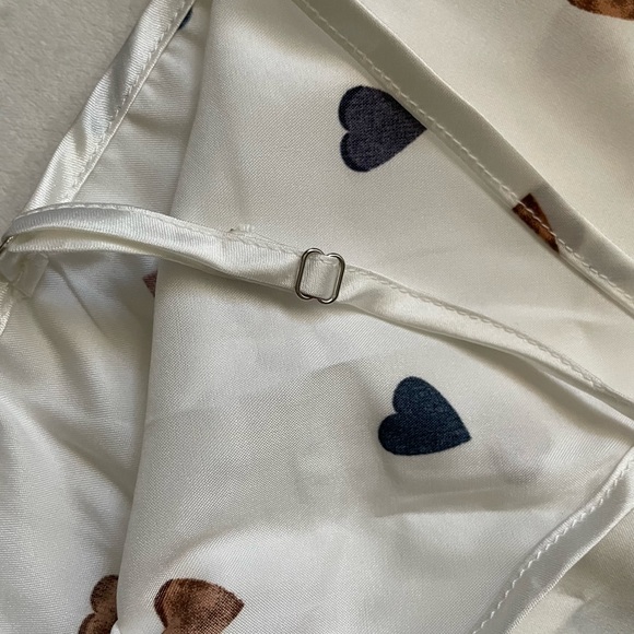 NWOT Boutique Satin Feel Pajamas Pant Set White With Hearts Print design. Size L - Picture 7 of 9